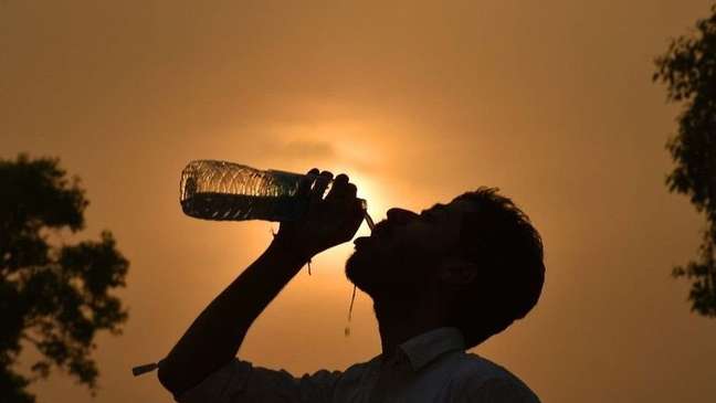  Onda de calor com previsão de 40°C em SC motiva aviso da Defesa Civil