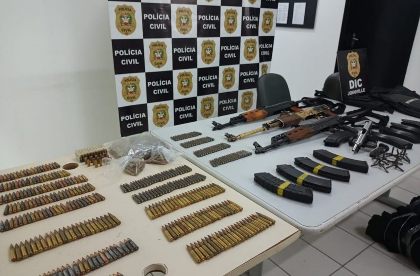  Polícia Civil apreende armas e explosivos e evita roubo a banco no Norte de SC