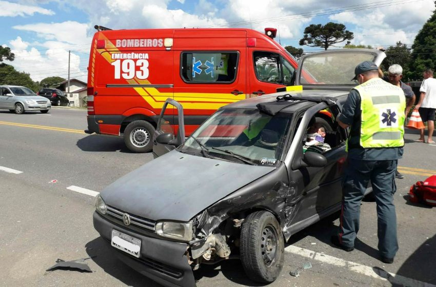  Acidente resulta em duas pessoas feridas