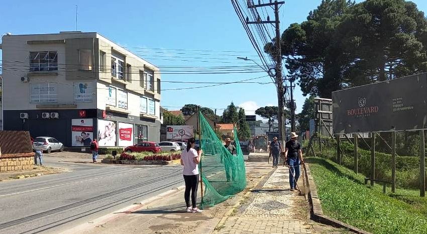  Mutirão de limpeza da Antônio Kaesemodel