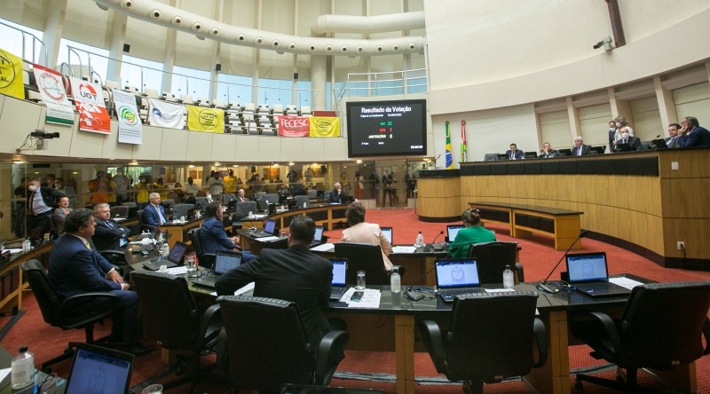  Alesc aprova reajuste do salário mínimo estadual