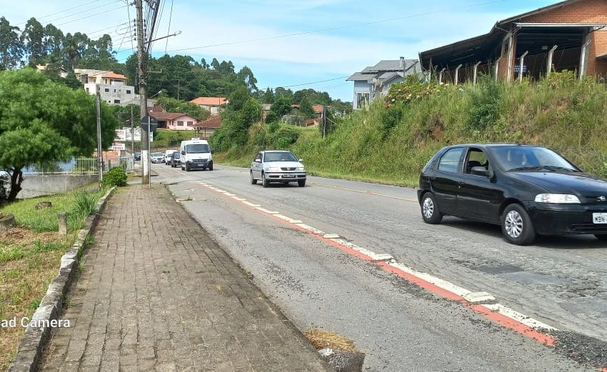  Acidente na Tirol leva motoristas a procurar rotas alternativas