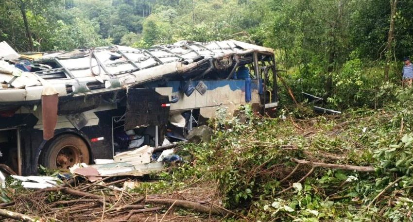  TRAGÉDIA: Dez pessoas morreram em acidente com ônibus