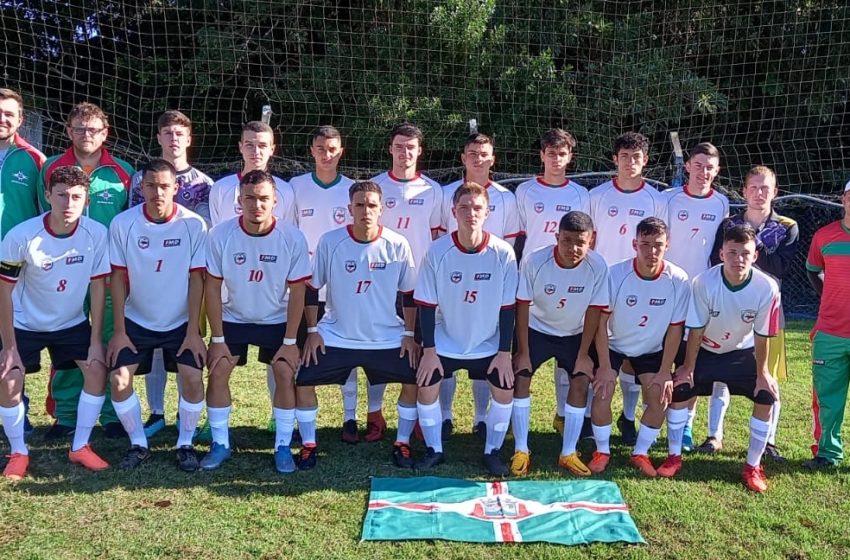  Equipe de futebol dos Joguinhos testada na Penha