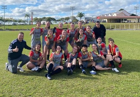  FUTEBOL: Meninas do Cedup avançam para fase regional