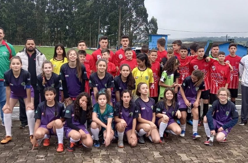  Atletas do futebol na disputa do regional