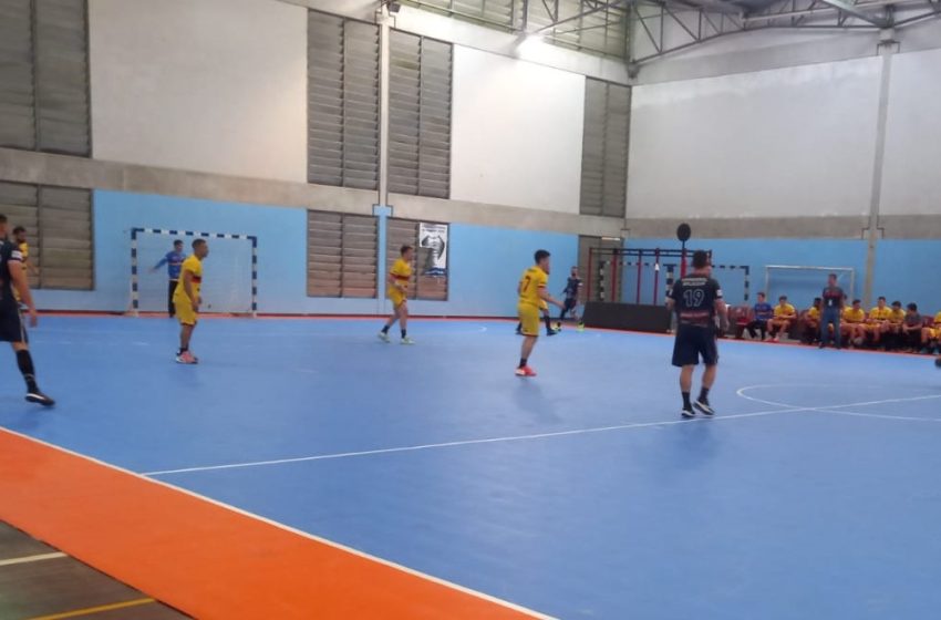  Handebol joga classificação contra Brusque