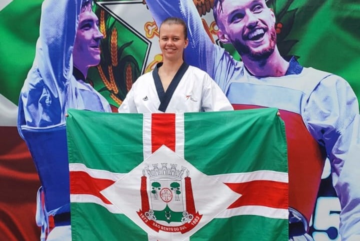  TAEKWONDO: Loriane é medalhista por São Bento