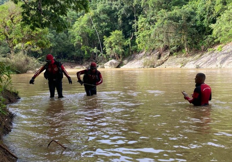  Equipe de rafting vai ajudar nas buscas por menino desaparecido