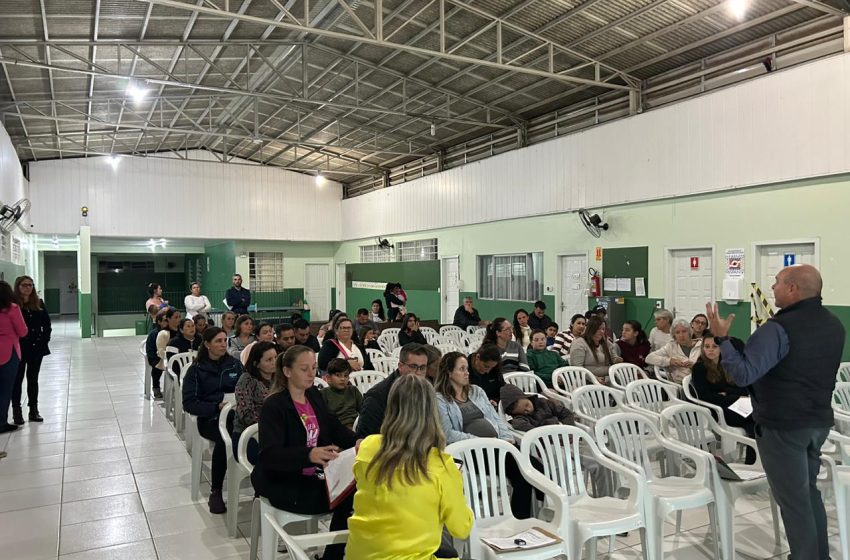  Transporte Escolar: Reunião com pais de alunos na EBM Rodolfo Berti