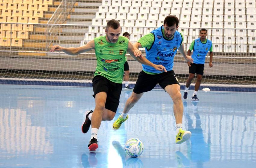  DUELO DE GIGANTES: Jaraguá Futsal visita Carlos Barbosa pela LNF