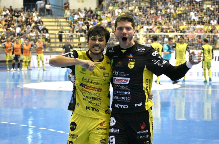  Jaraguá Futsal vence na última rodada da primeira fase