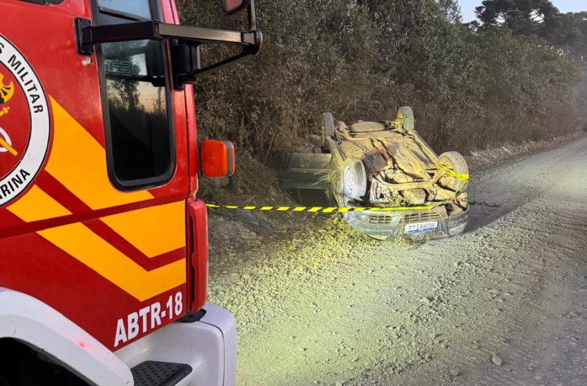  Capotamento resta em uma pessoa ferida