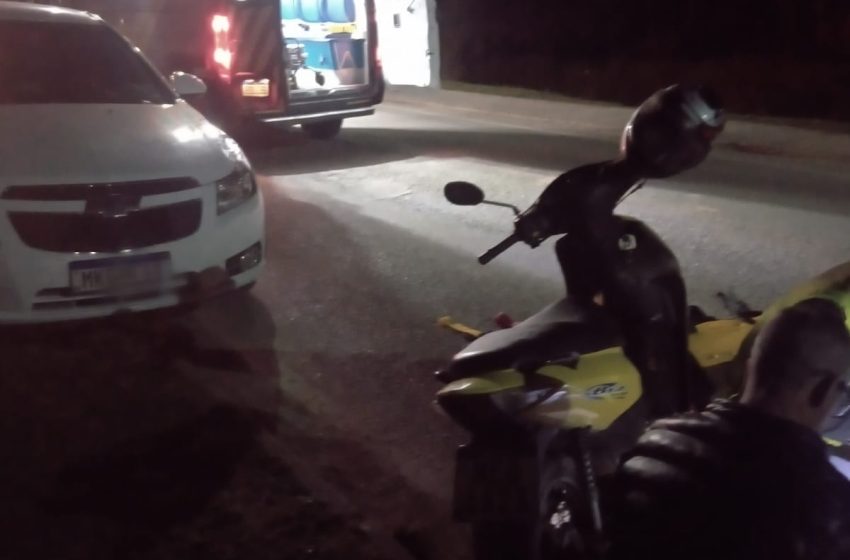  Mulher sofre queda de motocicleta em Serra Alta