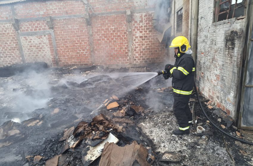  Princípio de incêndio em indústria na Estrada Fundão