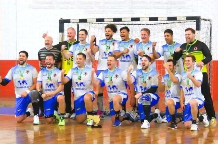  Handebol ainda em fase de comemoração