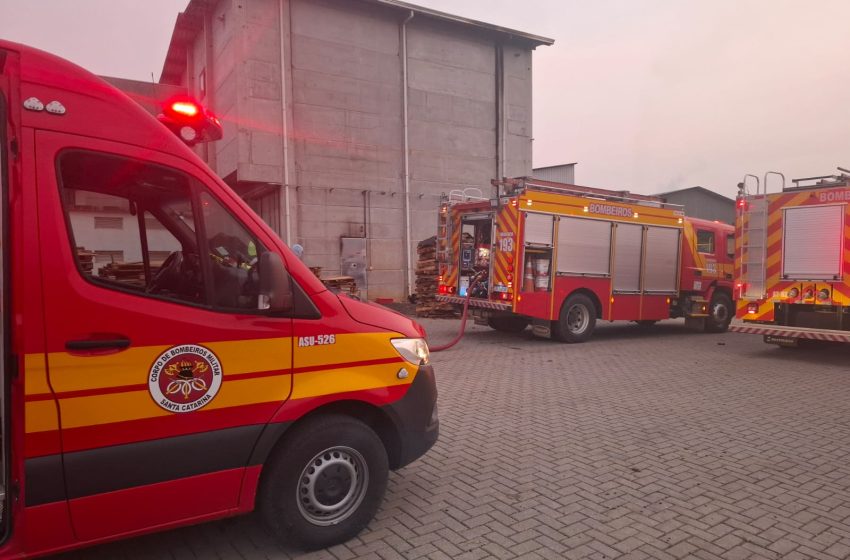  Incêndio em Frigorífico mobiliza bombeiros