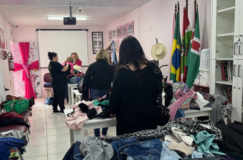  OUTUBRO ROSA: Bazar Solidário até meio dia