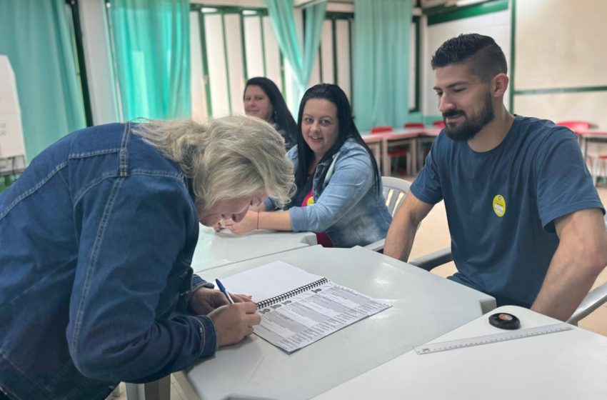  Dia de votar: Muita gente escolheu primeiro horário