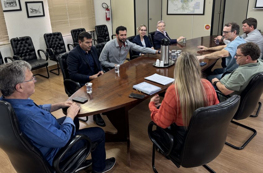  Direção do hospital recebida no gabinete na prefeitura