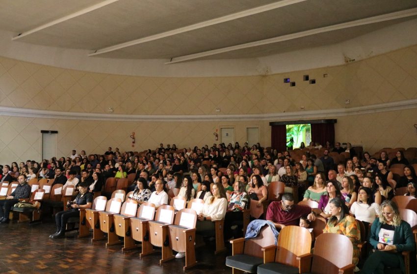  Noite de premiar os educadores de São Bento do sul